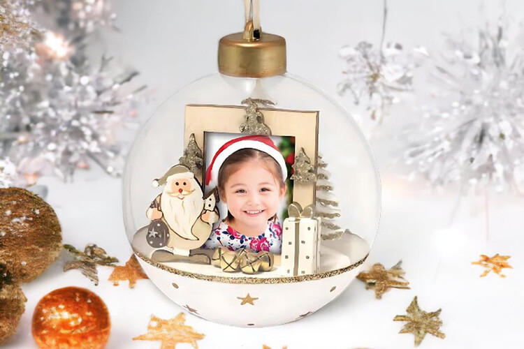 Εκτύπωση φωτογραφίας σε χριστουγεννιάτικο στολίδι από το Print-Photos-Online.com
Εκτύπωση φωτογραφίας σε χριστουγεννιάτικο στολίδι από το Print-Photos-Online.com