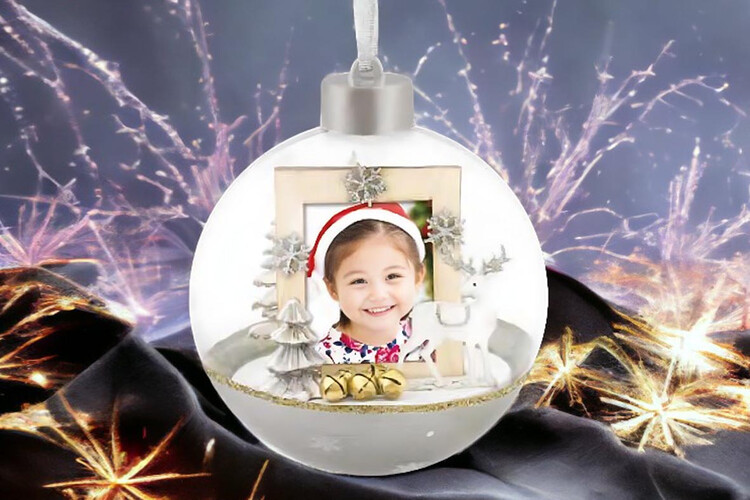 Εκτύπωση φωτογραφίας σε χριστουγεννιάτικο στολίδι από το Print-Photos-Online.com