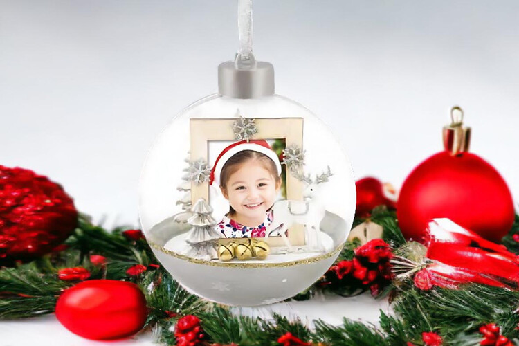 Εκτύπωση φωτογραφίας σε χριστουγεννιάτικο στολίδι από το Print-Photos-Online.com
