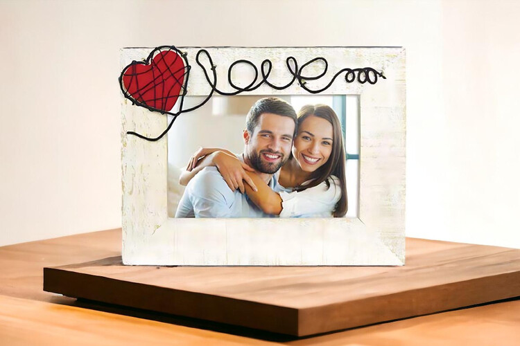 Ξύλινη κορνίζα Anna Maria από το Print-Photos-Online.com
Ξύλινη κορνίζα Anna Maria από το Print-Photos-Online.com