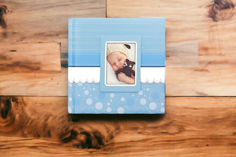 Άλμπουμ φωτογραφιών βάπτισης με ριζόχαρτο από το Print-Photos-Online.com