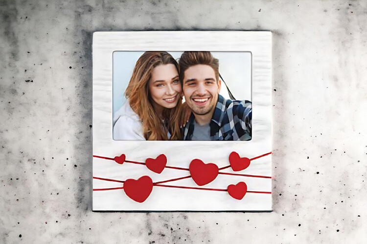 Ξύλινη κορνίζα Giulia από το Print-Photos-Online.com