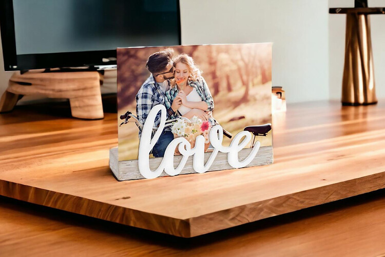 Ξύλινη κορνίζα Tizzy από το Print-Photos-Online.com