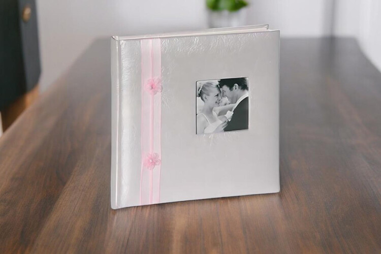 Άλμπουμ φωτογραφιών με ριζόχαρτο (κωδικός 12160) από το Print-Photos-Online.com