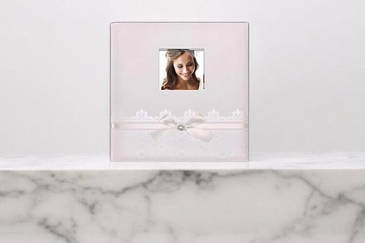 Άλμπουμ φωτογραφιών με ριζόχαρτο 32x32cm από το Print-Photos-Online.com