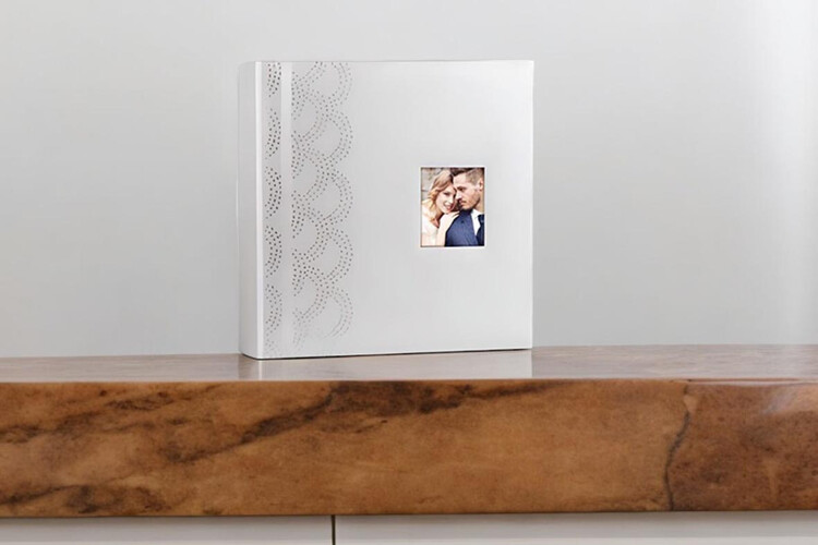 Άλμπουμ φωτογραφιών με ριζόχαρτο 32x32cm από το Print-Photos-Online.com