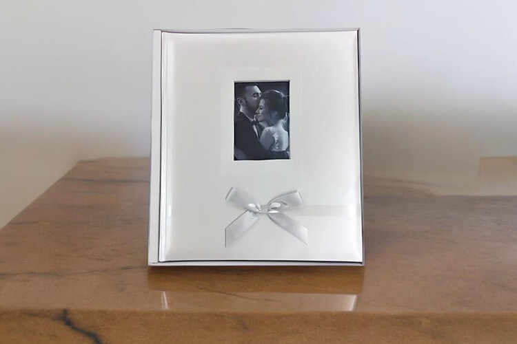 ​Άλμπουμ φωτογραφιών με 100 θήκες 13x18cm (κωδικός K2799) από το Print-Photos-Online.com