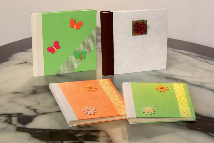 Άλμπουμ φωτογραφιών με ριζόχαρτο (με Craft εξώφυλλο) από το Print-Photos-Online.com