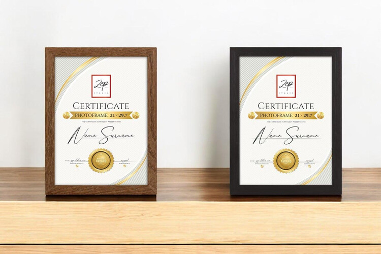 Ξύλινη κορνίζα Certificate από το Print-Photos-Online.com
