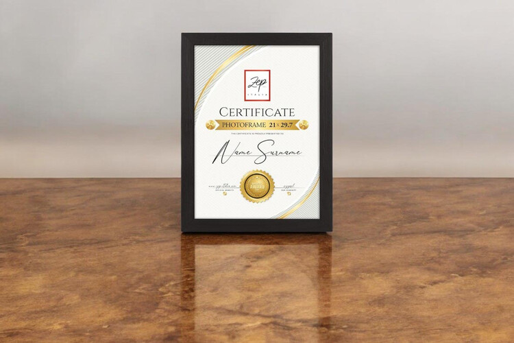 Ξύλινη κορνίζα Certificate από το Print-Photos-Online.com