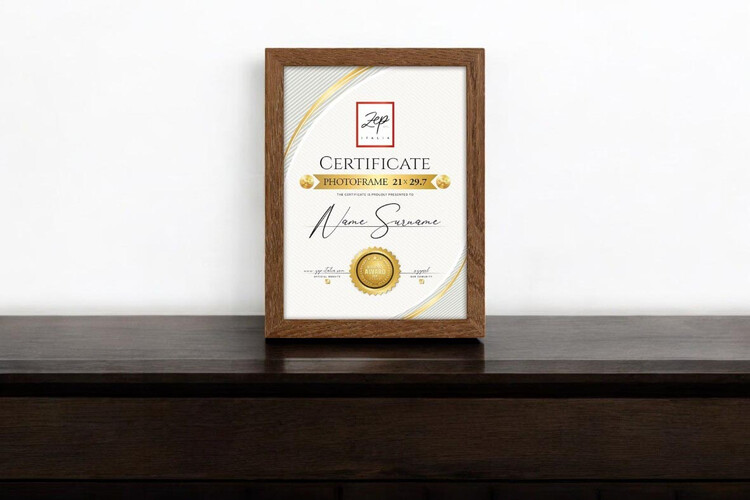 Ξύλινη κορνίζα Certificate από το Print-Photos-Online.com