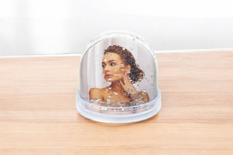 Εκτύπωση φωτογραφίας σε Χιονόμπαλα (snowglob) από το Print-Photos-Online.com