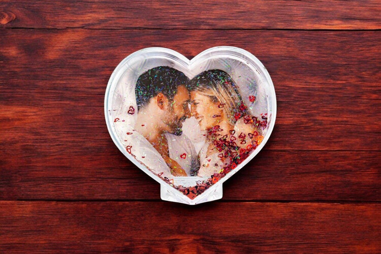 Εκτύπωση φωτογραφίας σε Χιονόμπαλα (snowglob) από το Print-Photos-Online.com