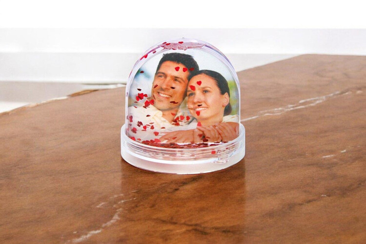 Εκτύπωση φωτογραφίας σε Χιονόμπαλα (snowglob) από το Print-Photos-Online.com