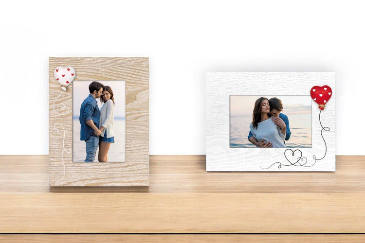 Ξύλινη κορνίζα Felicia από το Print-Photos-Online.com