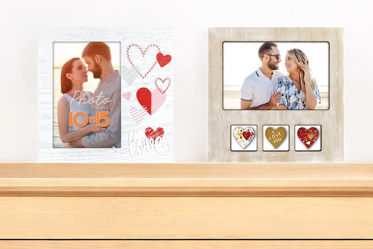 Ξύλινη κορνίζα Lisa από το Print-Photos-Online.com