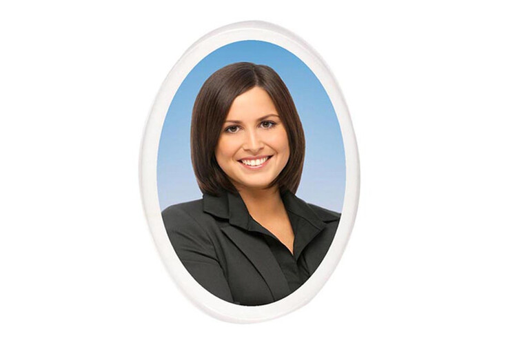 Εκτύπωση φωτογραφίας σε πορσελάνη για μνήμα από το Print-Photos-Online.com