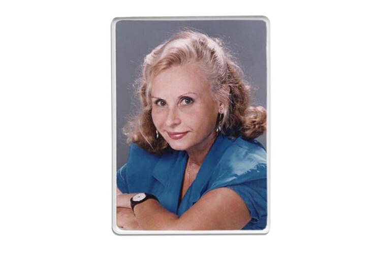 Εκτύπωση φωτογραφίας σε πορσελάνη για μνήμα από το Print-Photos-Online.com