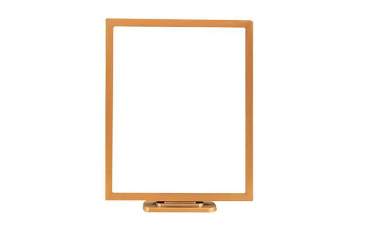 Εκτύπωση φωτογραφίας σε πορσελάνη για μνήμα από το Print-Photos-Online.com