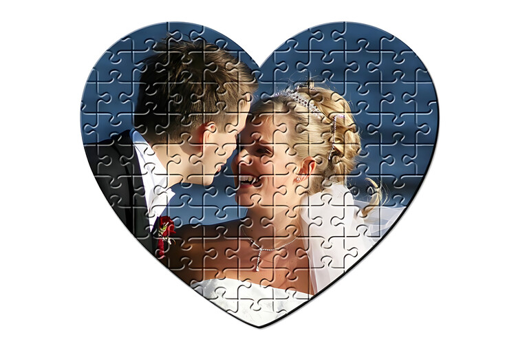 Εκτύπωση φωτογραφίας σε puzzle καρδιά από το Print-Photos-Online.com