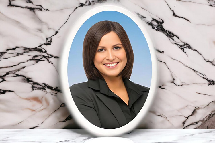 Εκτύπωση φωτογραφίας σε πορσελάνη για μνήμα από το Print-Photos-Online.com